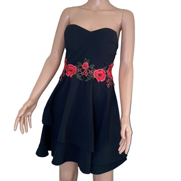 - B Darlin Juniors' Embroidered Strapless Fit & Flare Dress Size 11/12 bla… - Picture 2 of 11